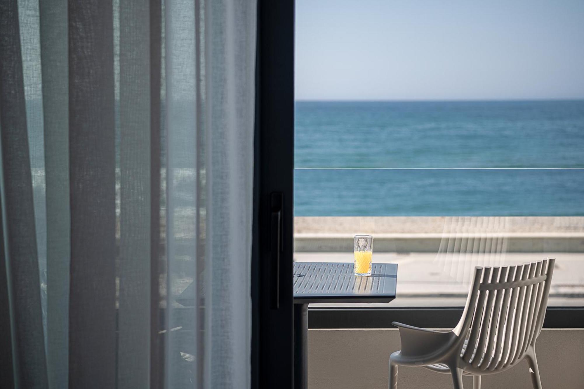 Calla Luxury Seafront Suites Rethimno Eksteriør billede